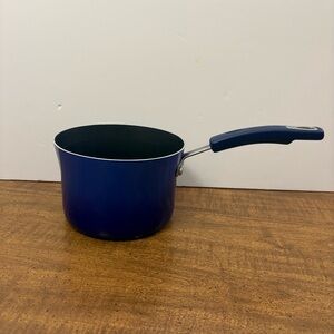 Rachael Ray Porcelain Cookware 2 qt Sauce Pan Pot Blue Cl